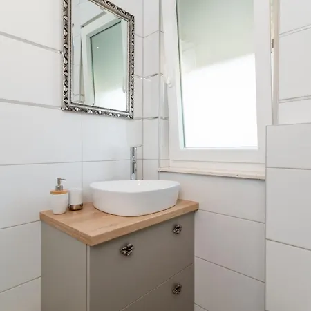 アパート Princi トロギール